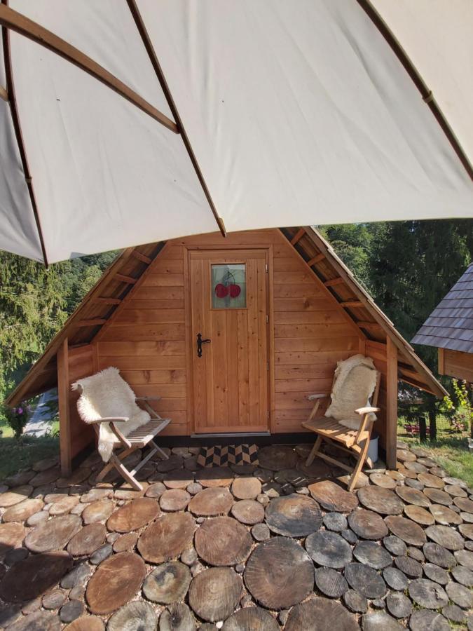 Glamping Naselje Zeleni Turizem Hotel Makole Ngoại thất bức ảnh
