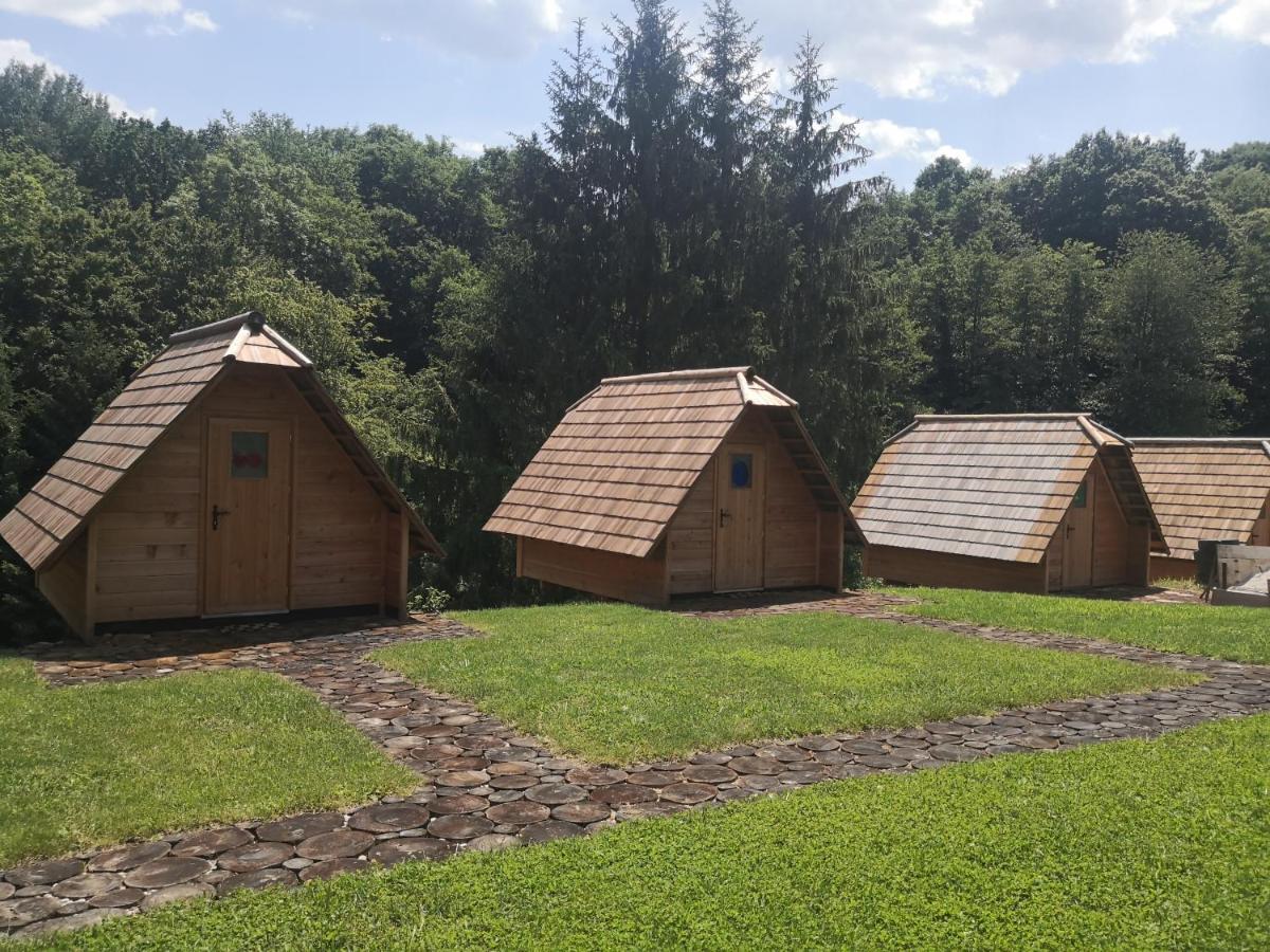 Glamping Naselje Zeleni Turizem Hotel Makole Ngoại thất bức ảnh