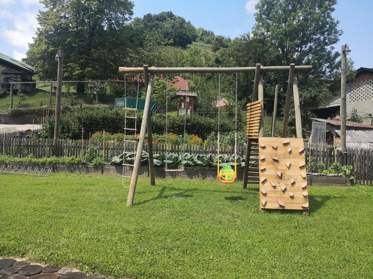 Glamping Naselje Zeleni Turizem Hotel Makole Ngoại thất bức ảnh