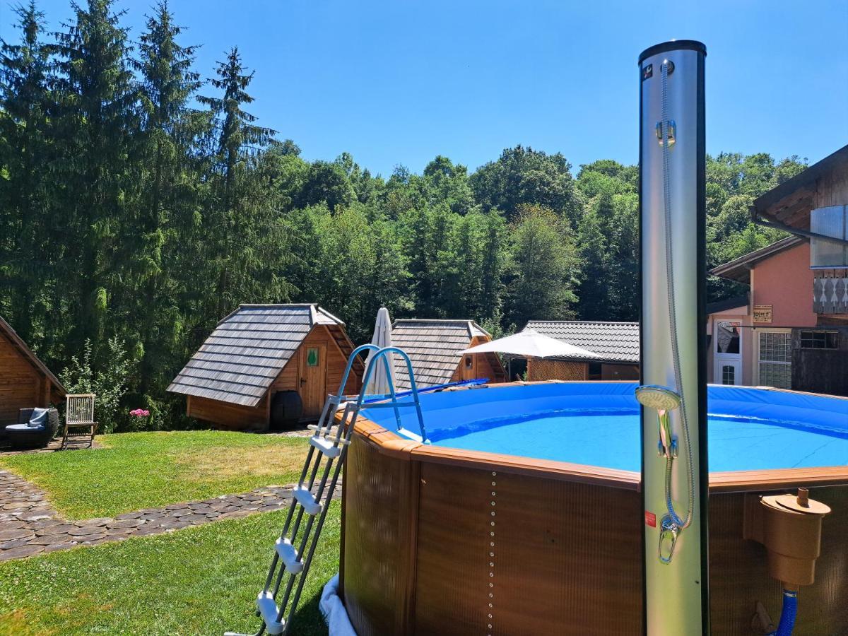 Glamping Naselje Zeleni Turizem Hotel Makole Ngoại thất bức ảnh
